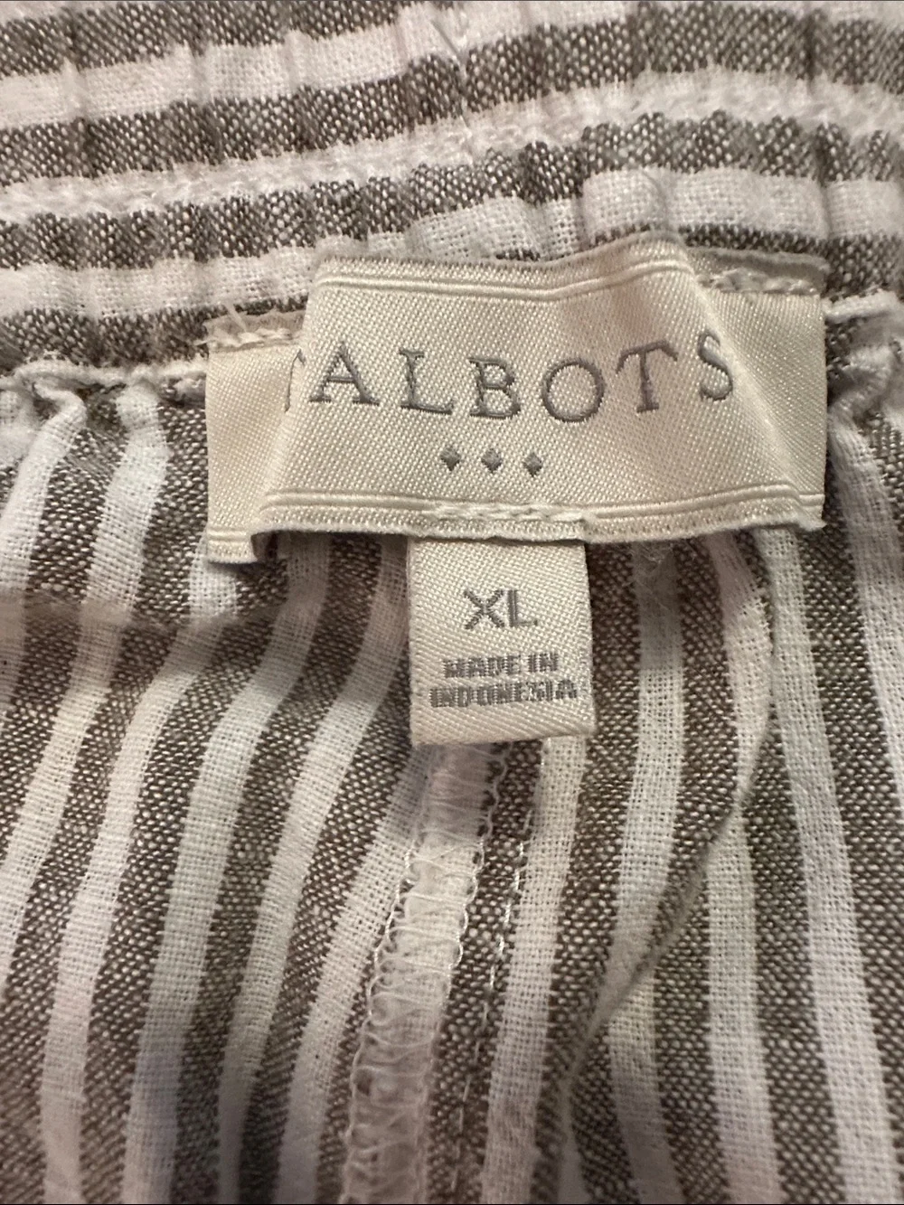 Talbots women’s wide leg pants  …..sometimes looks greyish green & white striped